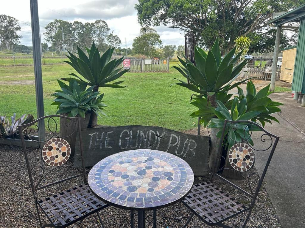 Gundy Pub & Caravan Park Gundiah Exterior foto